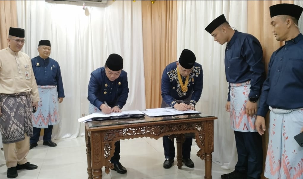 Pemprov Jambi Hibahkan enam bidang tanah ke Pemkot Jambi, Senin (29/5)