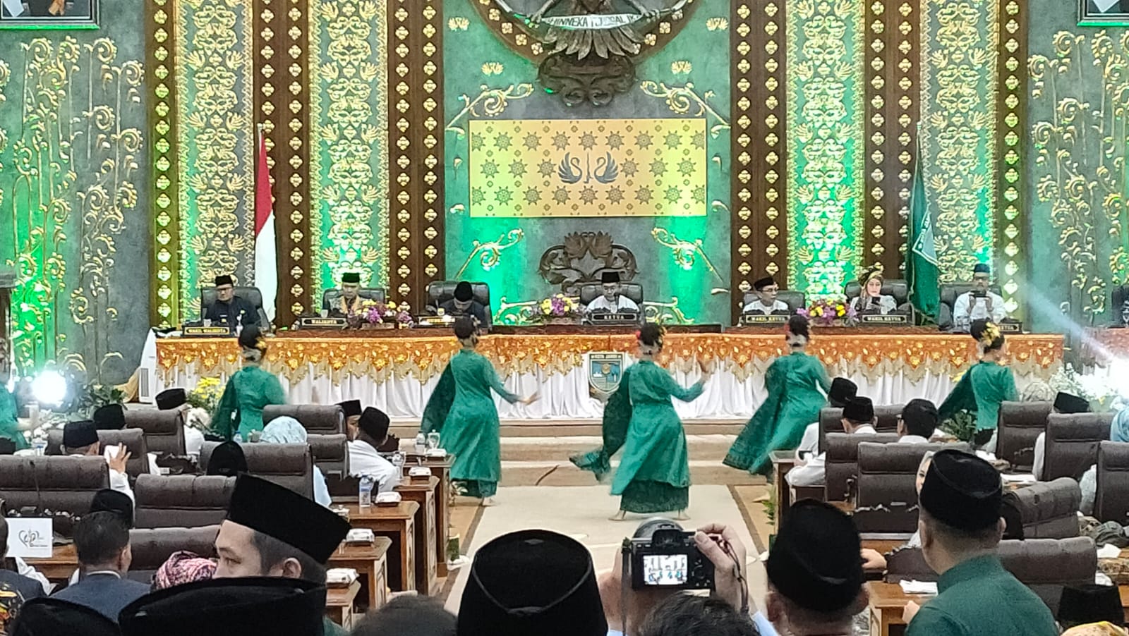 Paripurna HUT Kota Jambi di DPRD Kota Jambi, Senin (29/5)