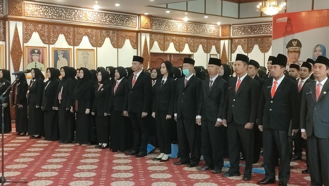 Al Haris serahkan SK 113 PPPK Provinsi Jambi, Senin (31/7)
