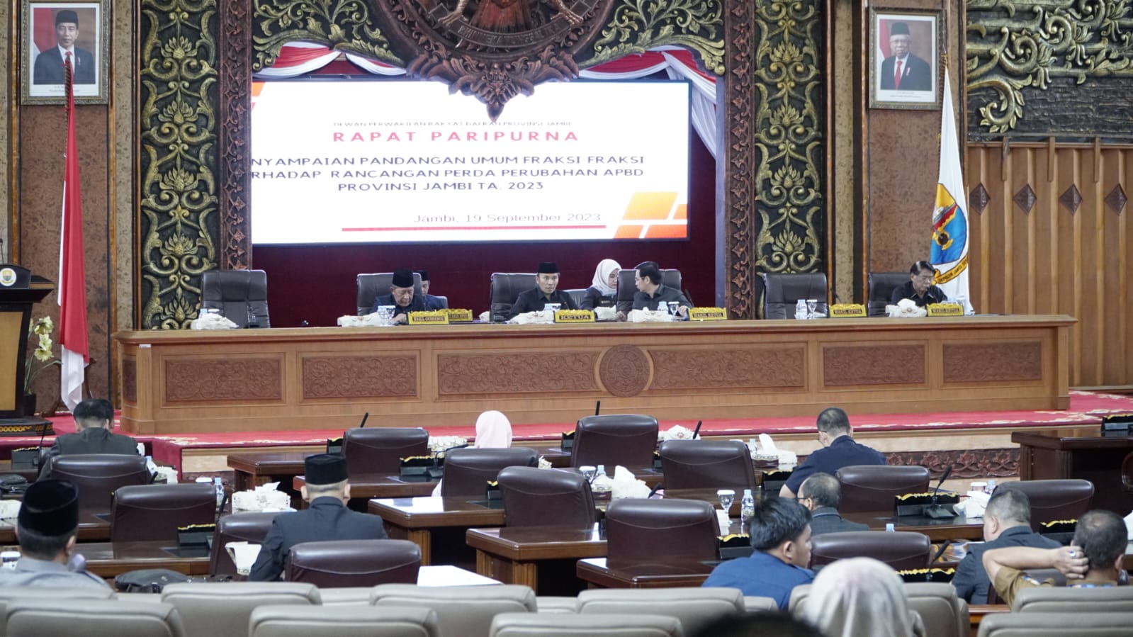 Sejumlah fraksi berikan pandangan umum terhadap Ranperda Perubahan APBD, Selasa (19/9)