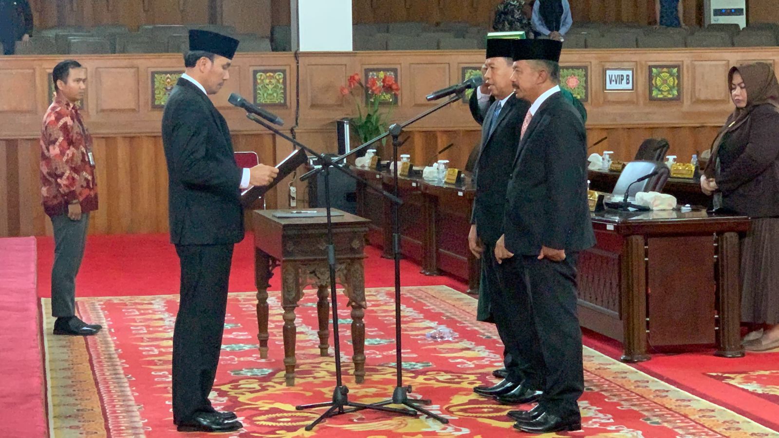 Edi saat pimpin rapat PAW Ismed dan Andarno, Sabtu (28/10)