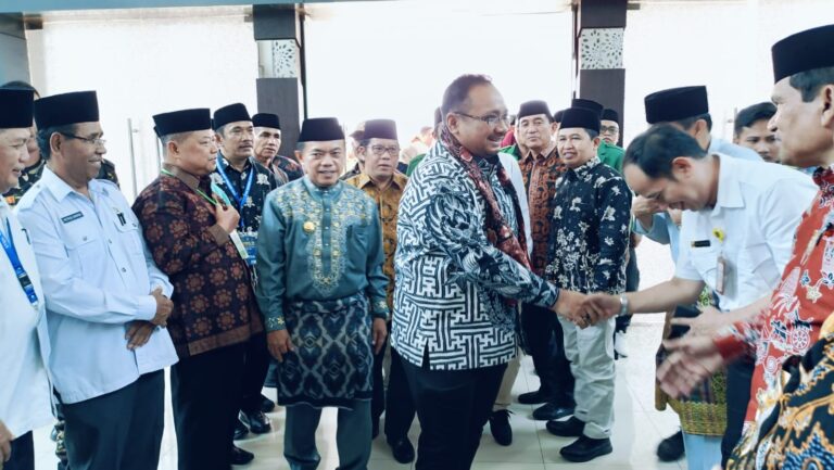 Menang Yaqut saat tiba di Jambi, Senin (30/10)