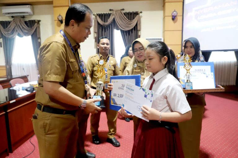Disdik Jambi berikan hadiah lomba Gebyar TIK 2023, Selasa (21/11)