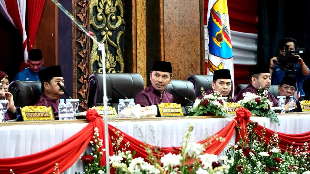 Edi Purwanto pimpin rapat paripurna istimewa HUT ke 67 Jambi, Sabtu (6/1)