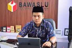 Ketua Bawaslu Provinsi Jambi, Wein Arifin