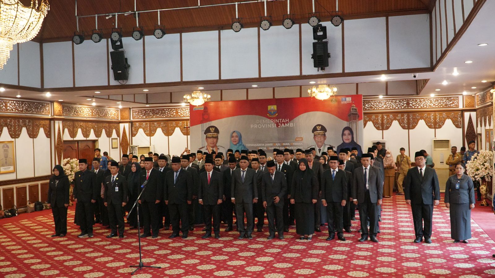 Al Haris lantik ratusan pejabat Pemprov Jambi, Senin (19/2)