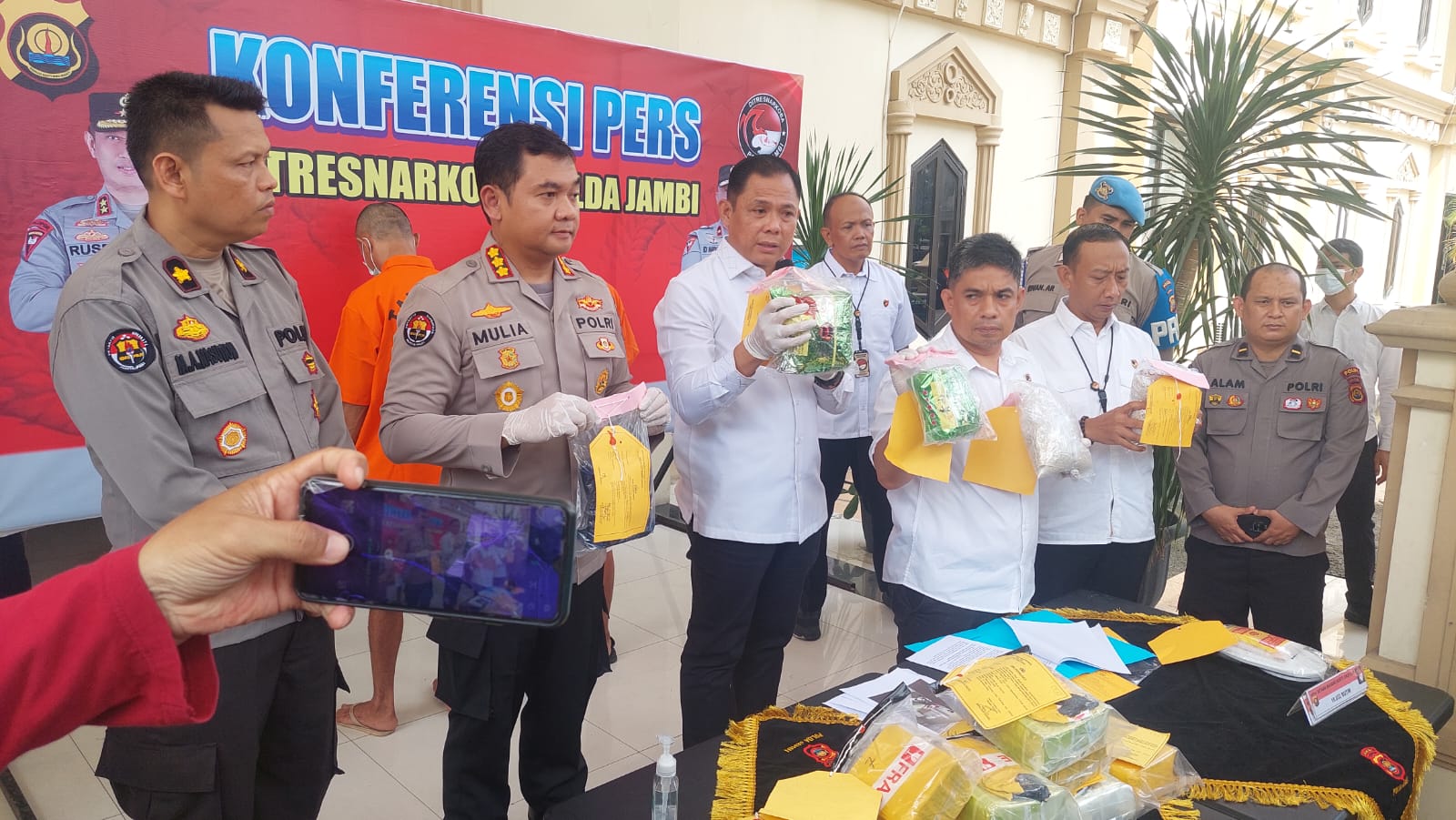 Ditresnarkoba Polda Jambi ungkap penyelundupan 2,9 Kg Sabu