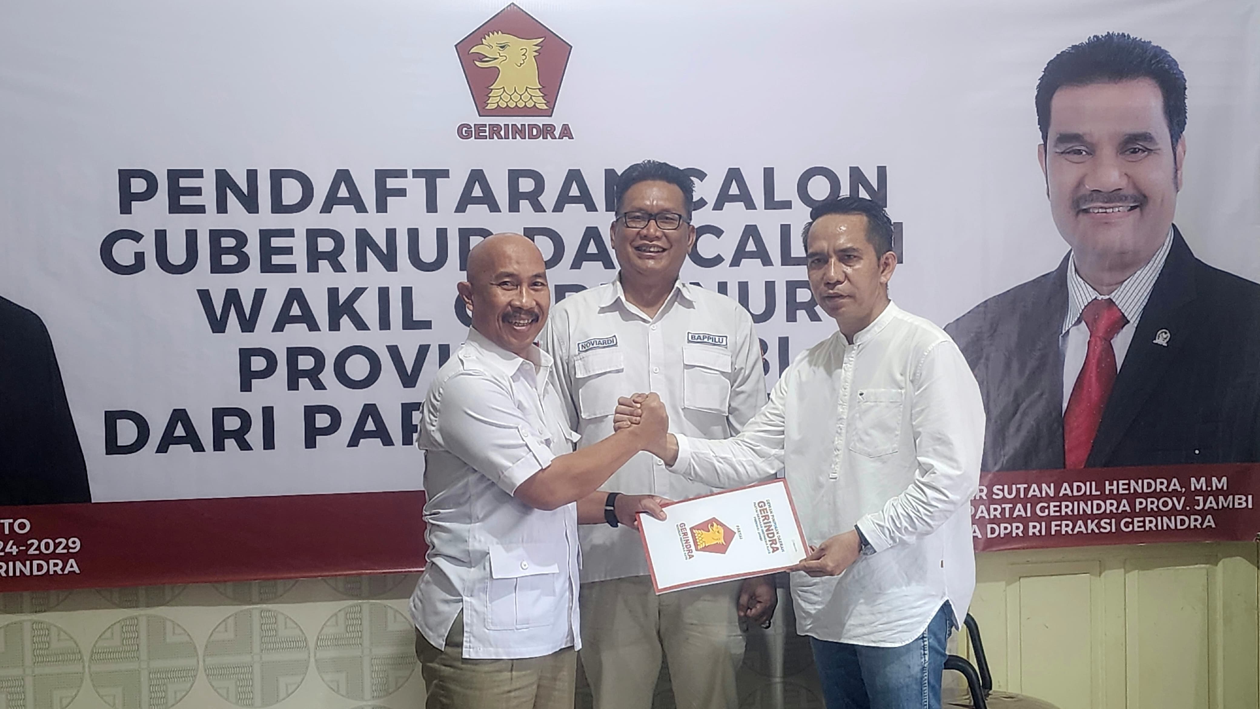 Hasan Mabruri saat ambil formulir pendaftaran Al Haris di Gerindra, Jumat (26/4)