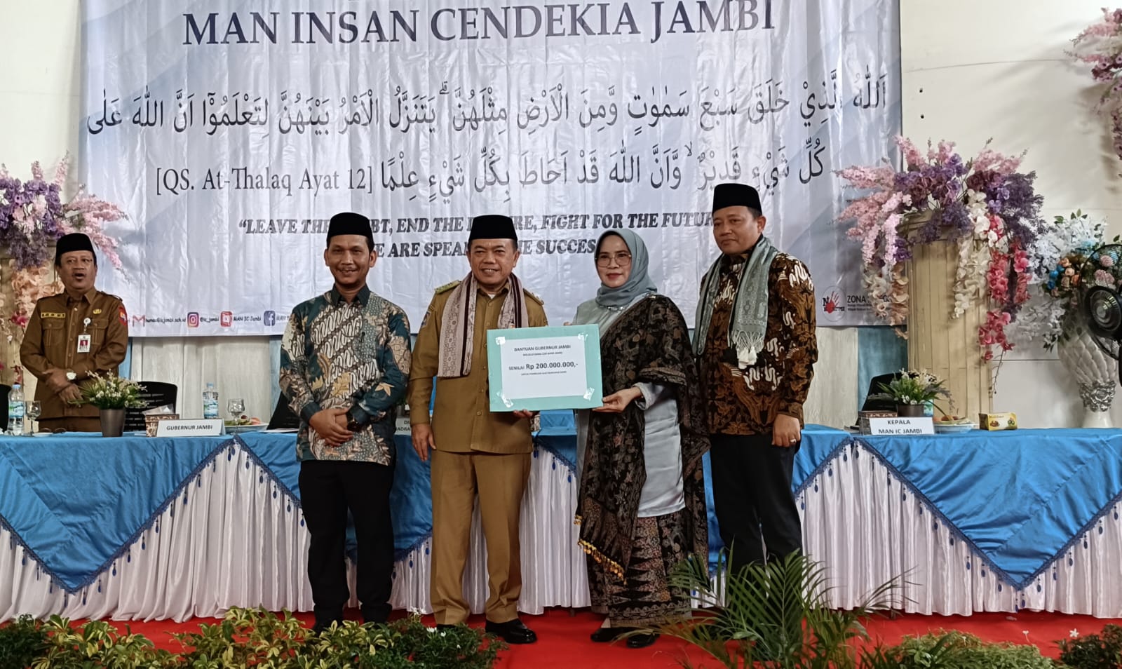 Al Haris saat hadiri pelepasan siswa kelas XII MAN Insan Cindekia, Selasa (21/5)