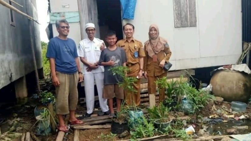 Penyerahan bantuan Jambi Sehat Program Dumisake Jambi Mantap