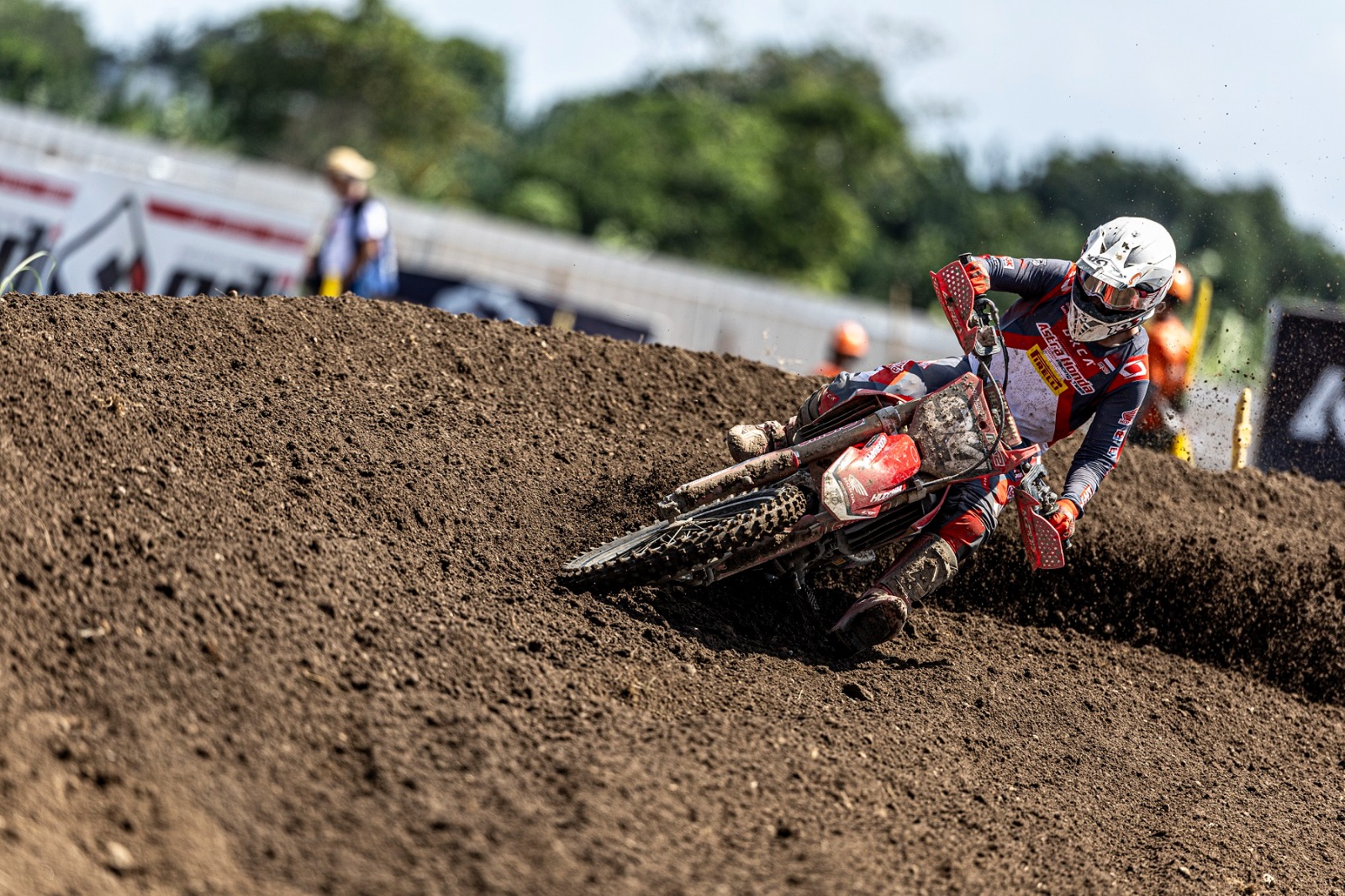 Crosser Astra Honda tuntaskan perjuangan di MXGP Lombok