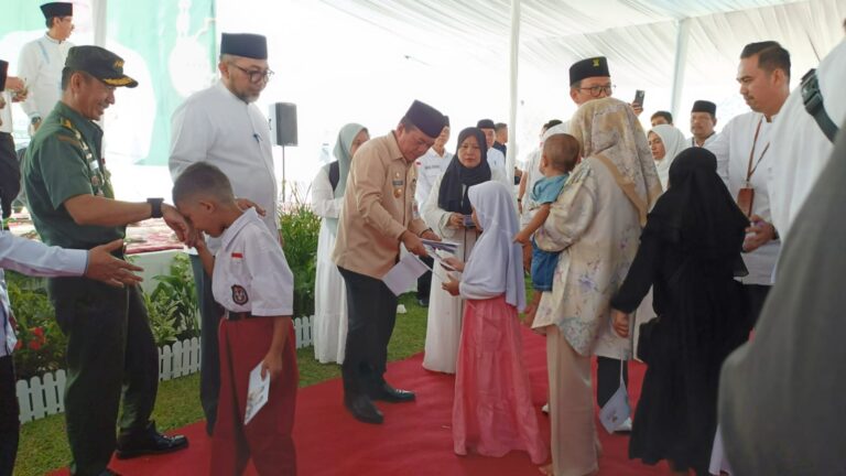 Al Haris berbagi kebahagiaan bersama ribuan anak yatim, Selasa (16/7)