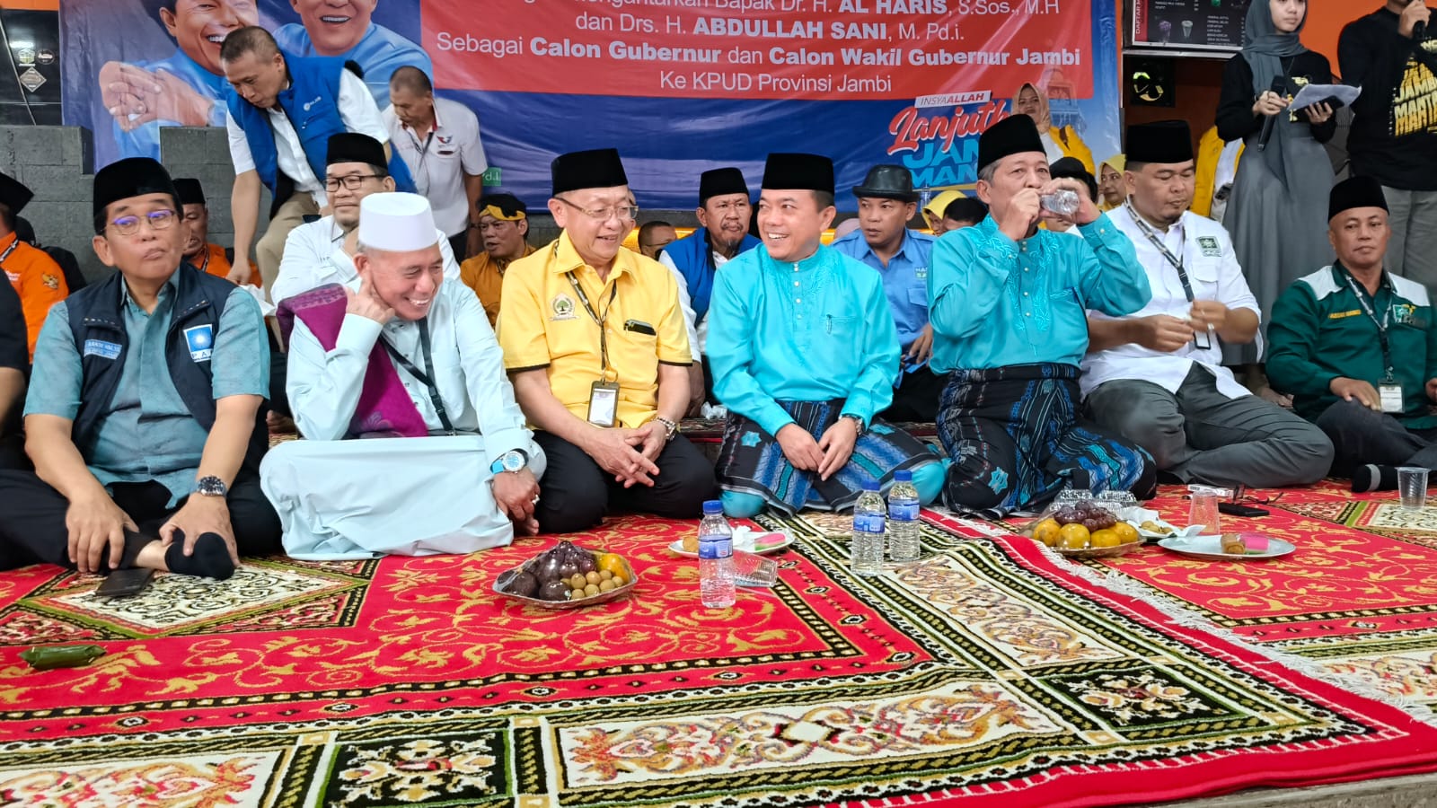 Al Haris dan CE Tempak mesra jelang pendaftaran Haris-Sani ke KPU, Rabu (28/8)