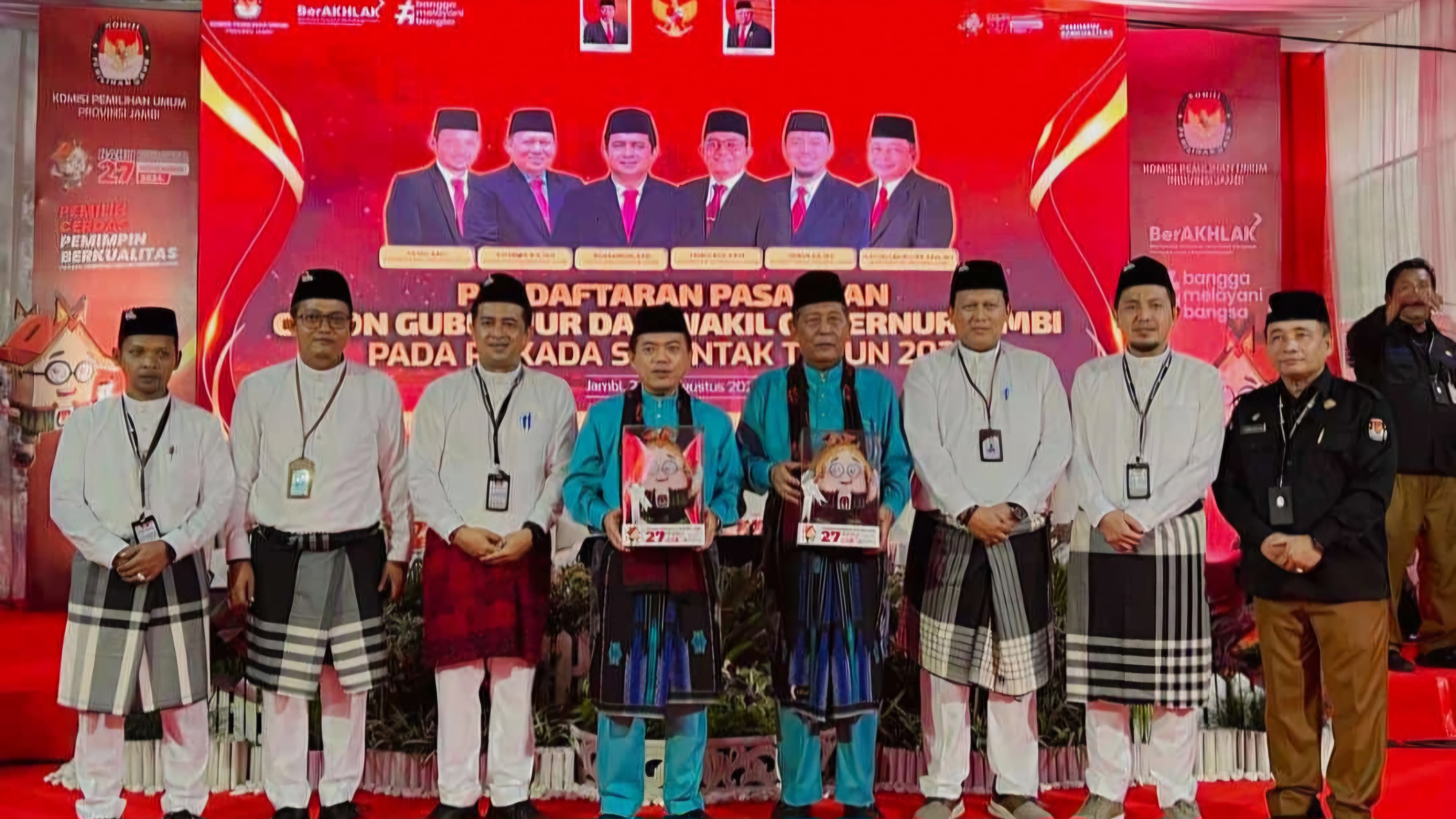 Al Haris dan Abdullah Sani saat mendaftar ke KPU Provinsi Jambi, Rabu (28/8/
