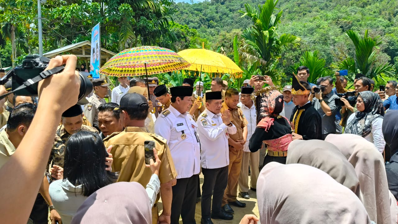 Al Haris hadiri syukuran warga Batanghari Asai atas mulusnya jalan Simpang Pelawan-Batang Asai