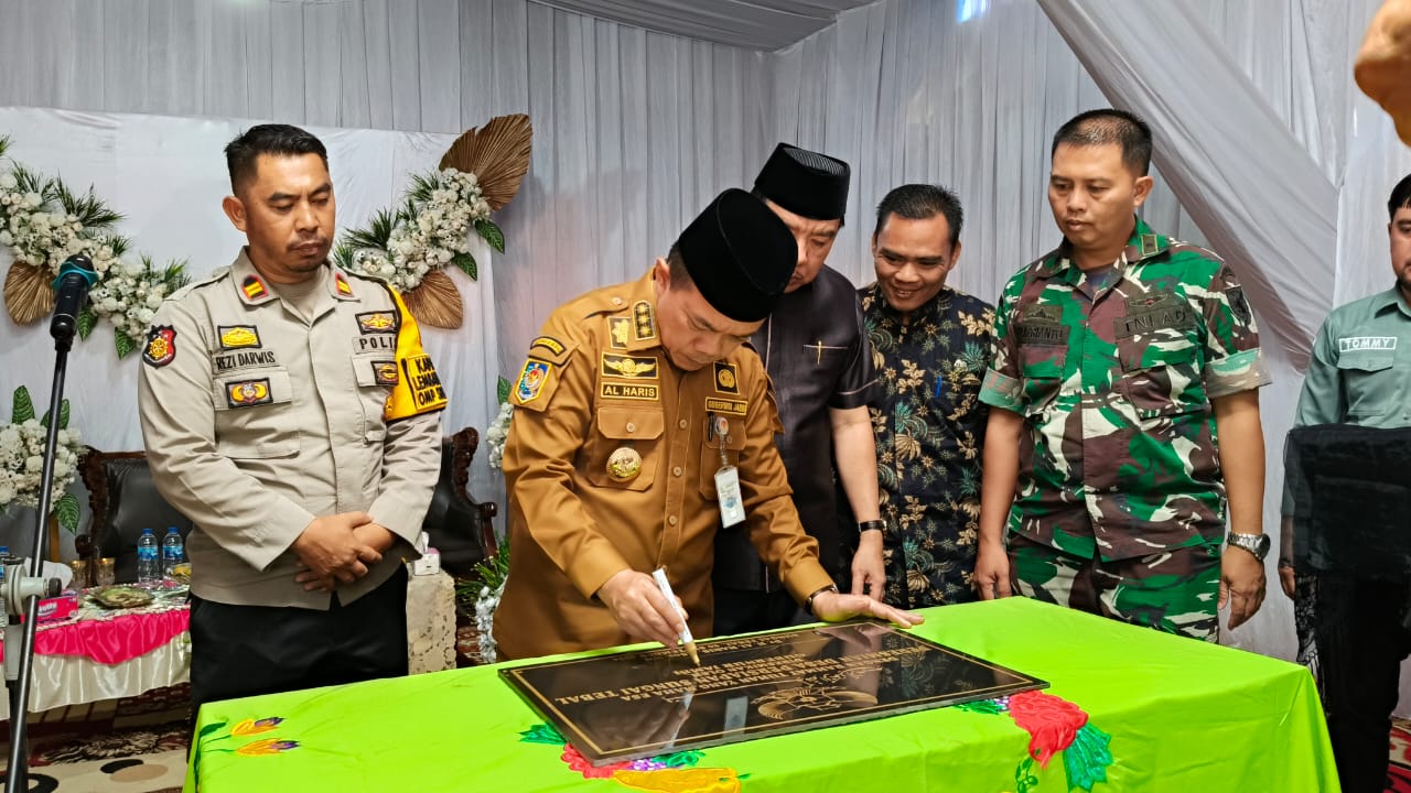 Al Haris resmikan desa persiapan Sungai Tebal, Jumat (20/9)