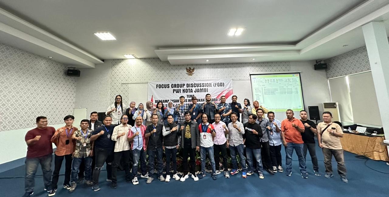 FGD PWI Kota Jambi yang berkerjasama dengan Ditintelkam Polda Jambi, Selasa (22/10)