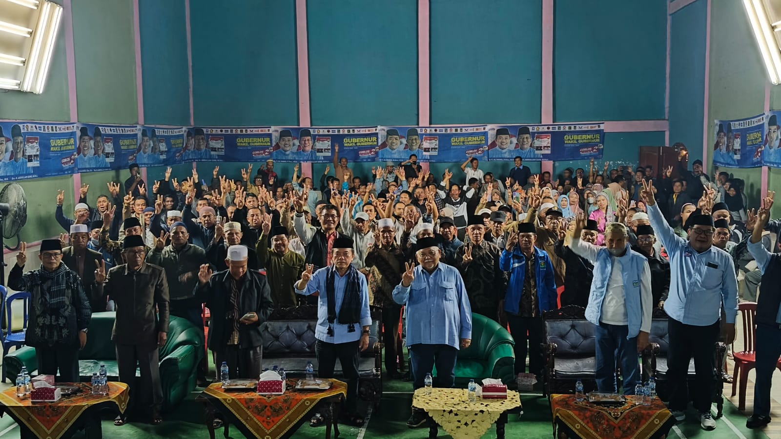 Al Haris saat silaturahmi dengan masyarakat Lima Desa Tanjung Pauh, Kamis (31/10)