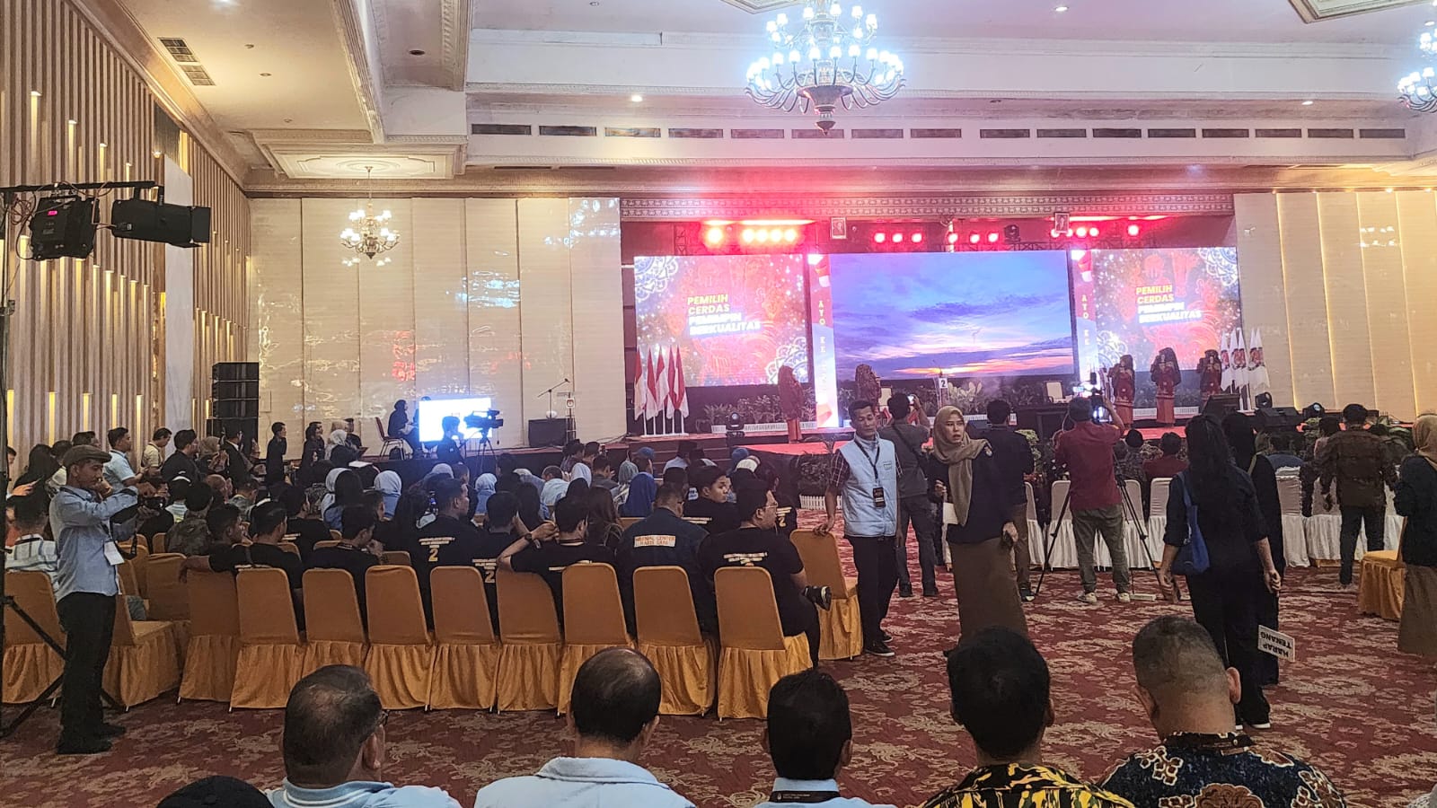 Tim Haris-Sani memdatai lokasi debat kedua Pilgub Jambi 2024