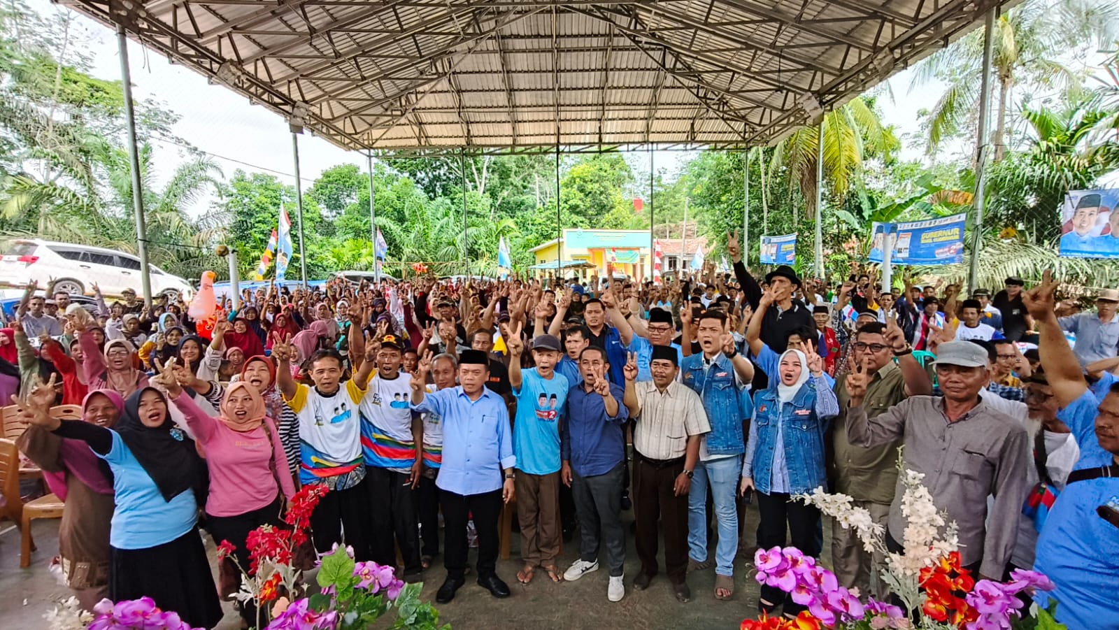 Al Haris saat silaturahmi dengan warga Jangga Baru Kecamatan Bathin XXIV, Selasa (12/11)