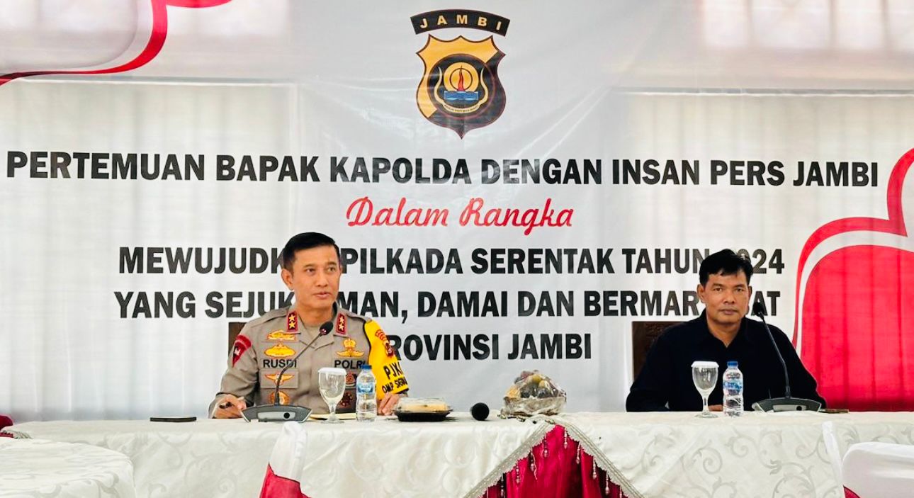 Ketua SMSI Provinsi Jambi, Mukhtadi Putranusa dan Kapolda Jambi