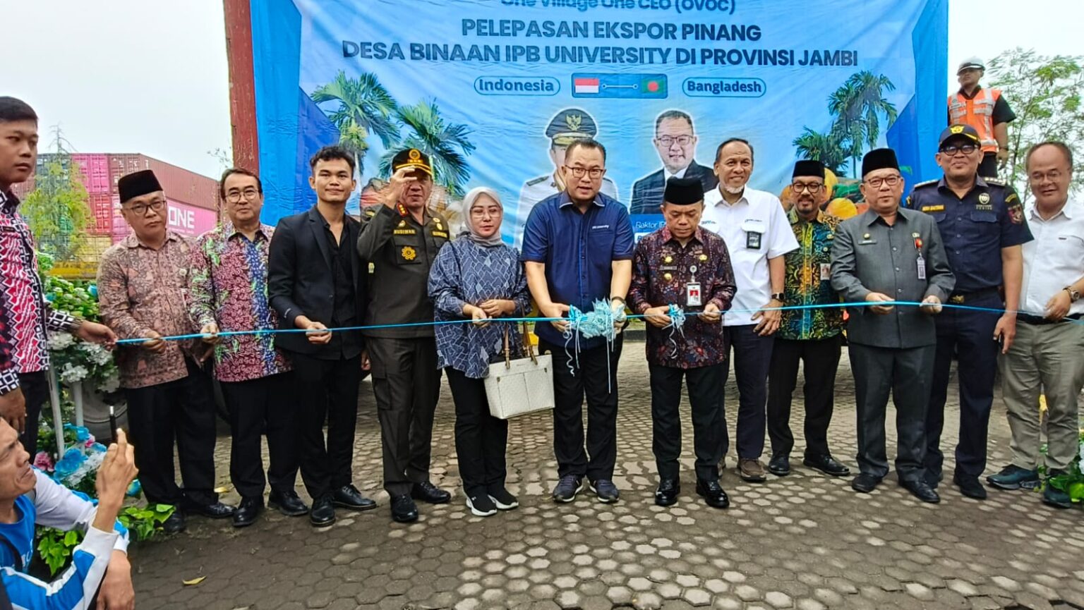 Al Haris apresiasi pengusaha muda binaan IPB lepas ekspor pinang ke Bangladesh, Kamis (24/4)