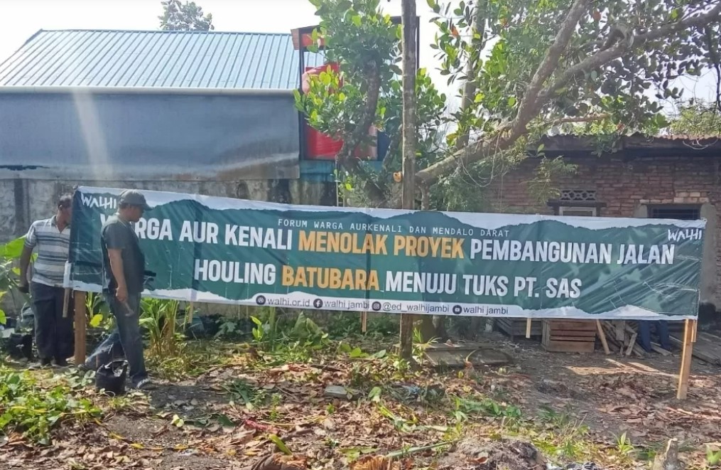 Warga Aur Duri pasang spanduk penolakan kegiatan PT SAS