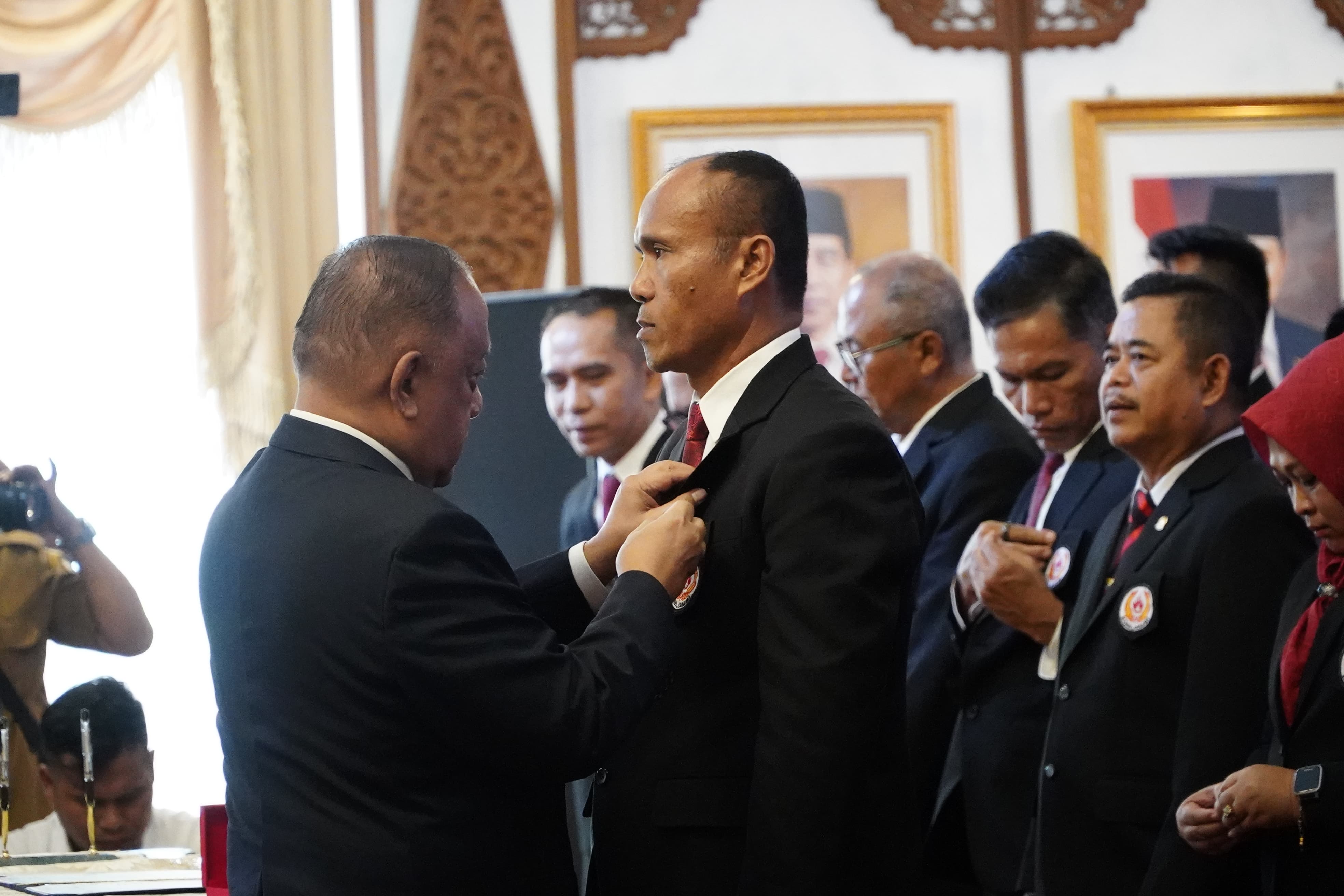 Ketum KONI saat melantik pengurus KONI Provinsi Jambi periode 2025-2029