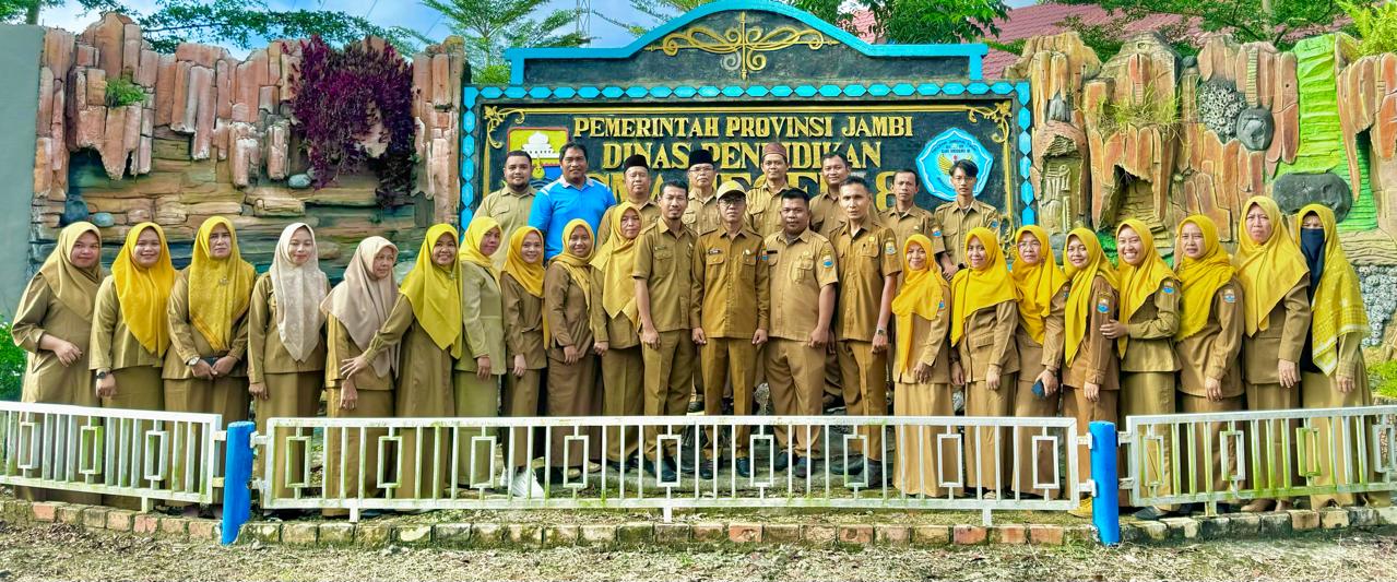 Peringatan HUT RI ke-80 SMAN 8 Tanjab Timur 
