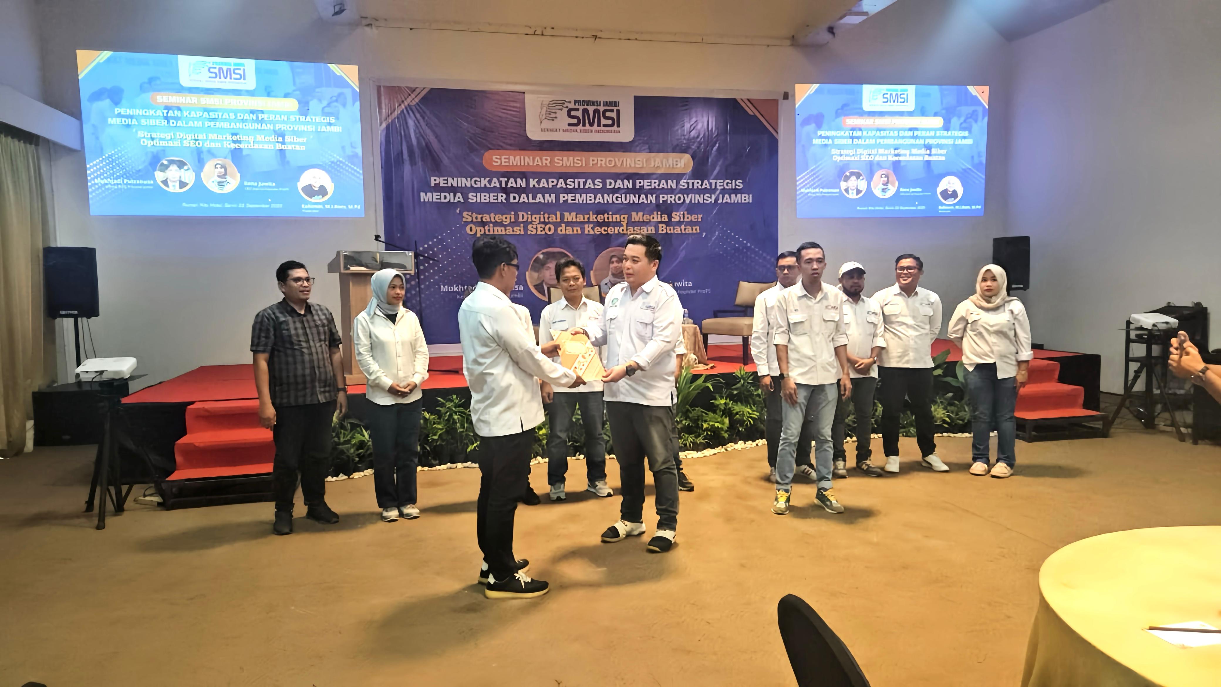 Pengukuhan pengurus Forum Pemred SMSI Jambi 2025-2027