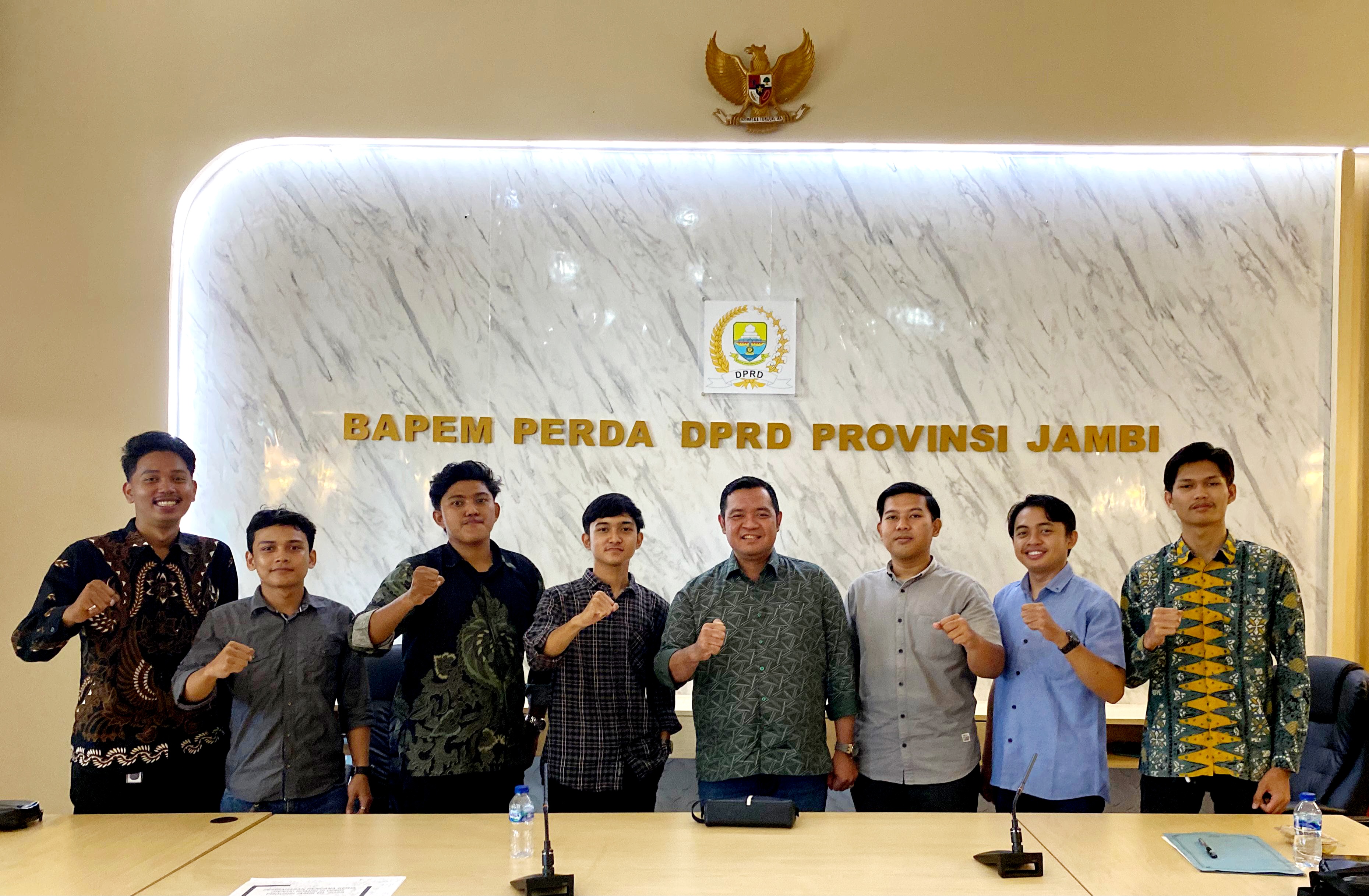 Anggota DPRD Provinsi Jambi, Ahmad Jahfar SH, MH bersama pengurus IMTAJBAR