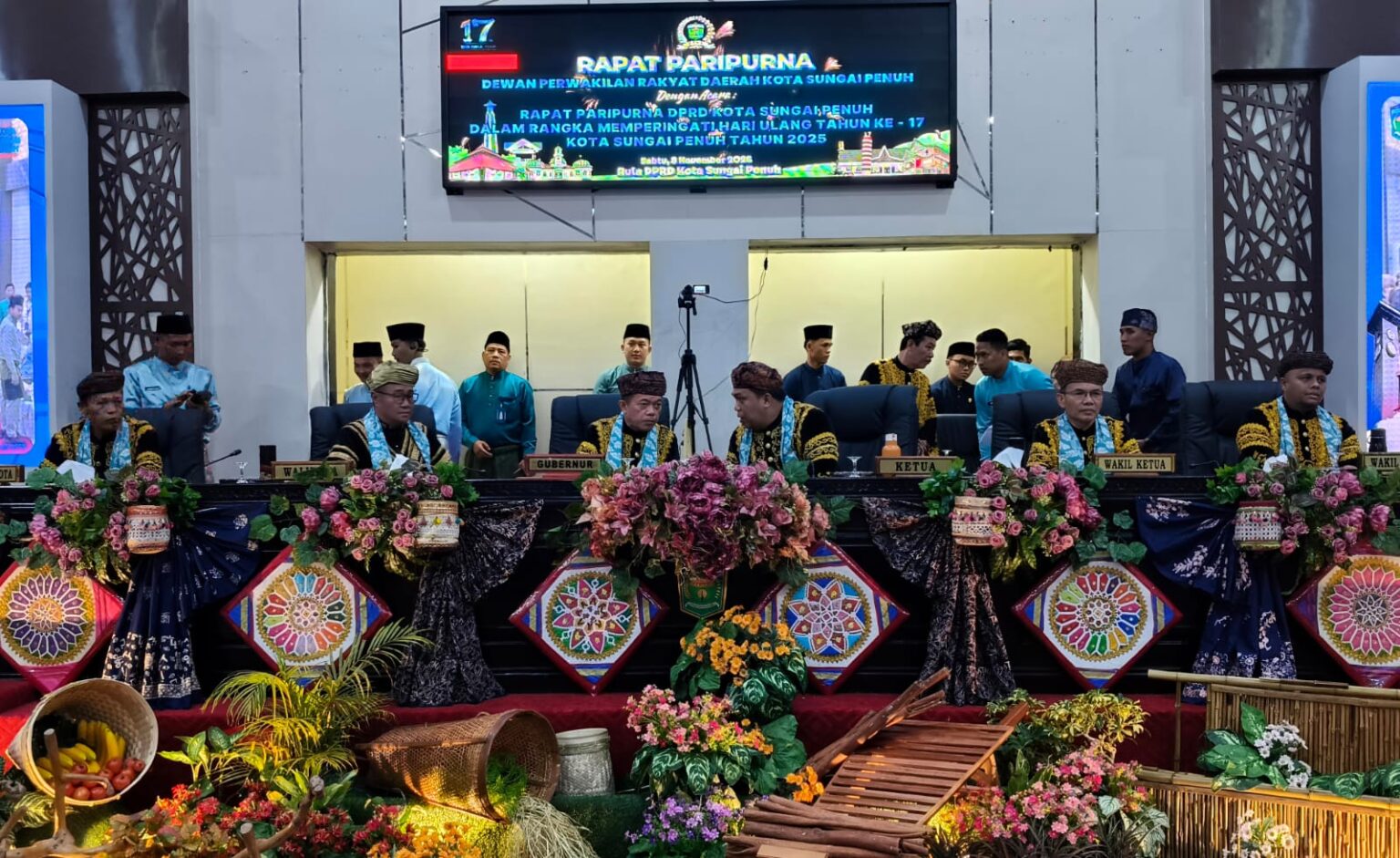 Al Haris saat menghadiri HUT ke-17 Pemkot Sungai Penuh