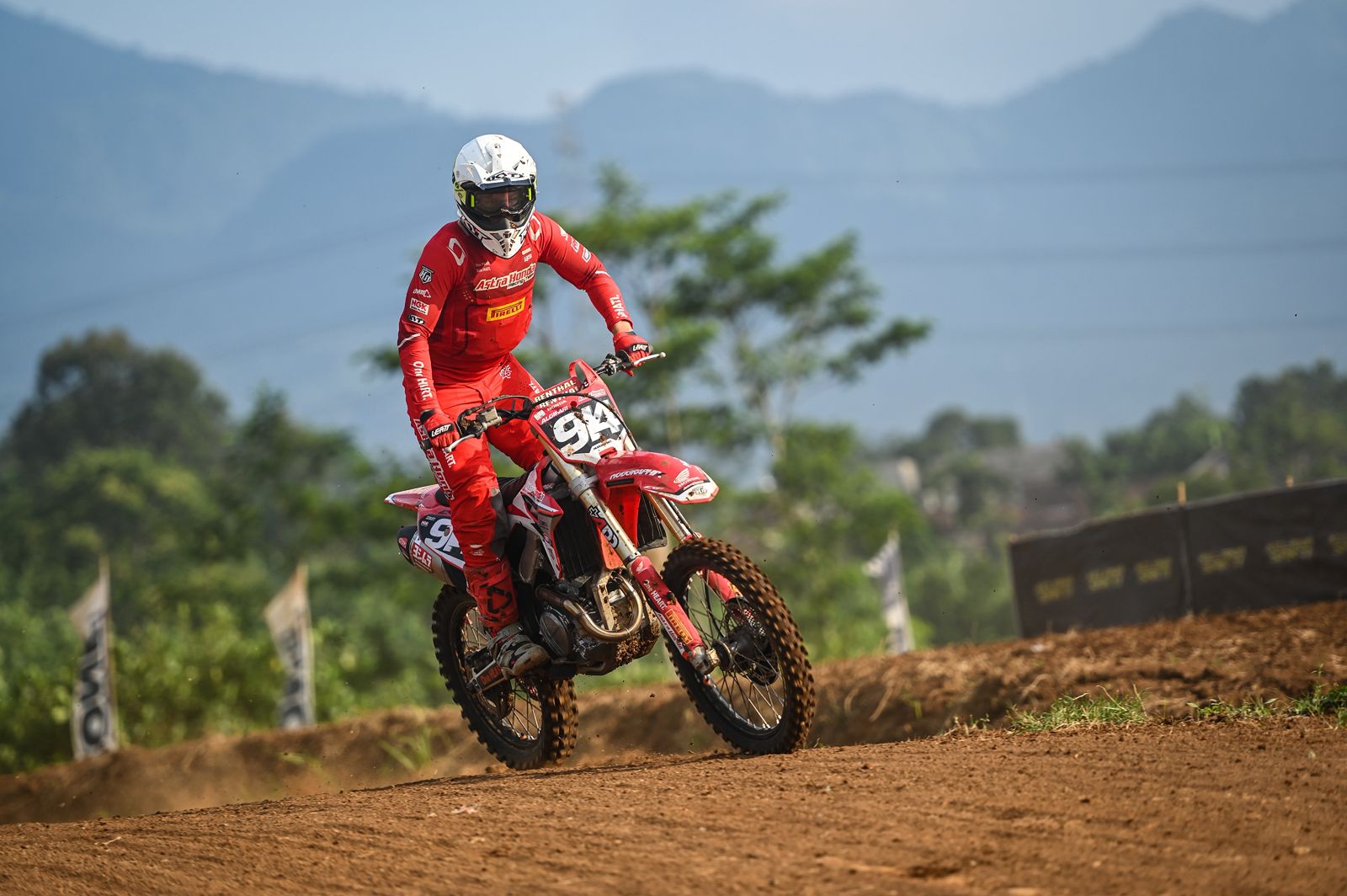 Crosser Astra Honda yakin tampil kencang di final Kejurnas Motocross 2025