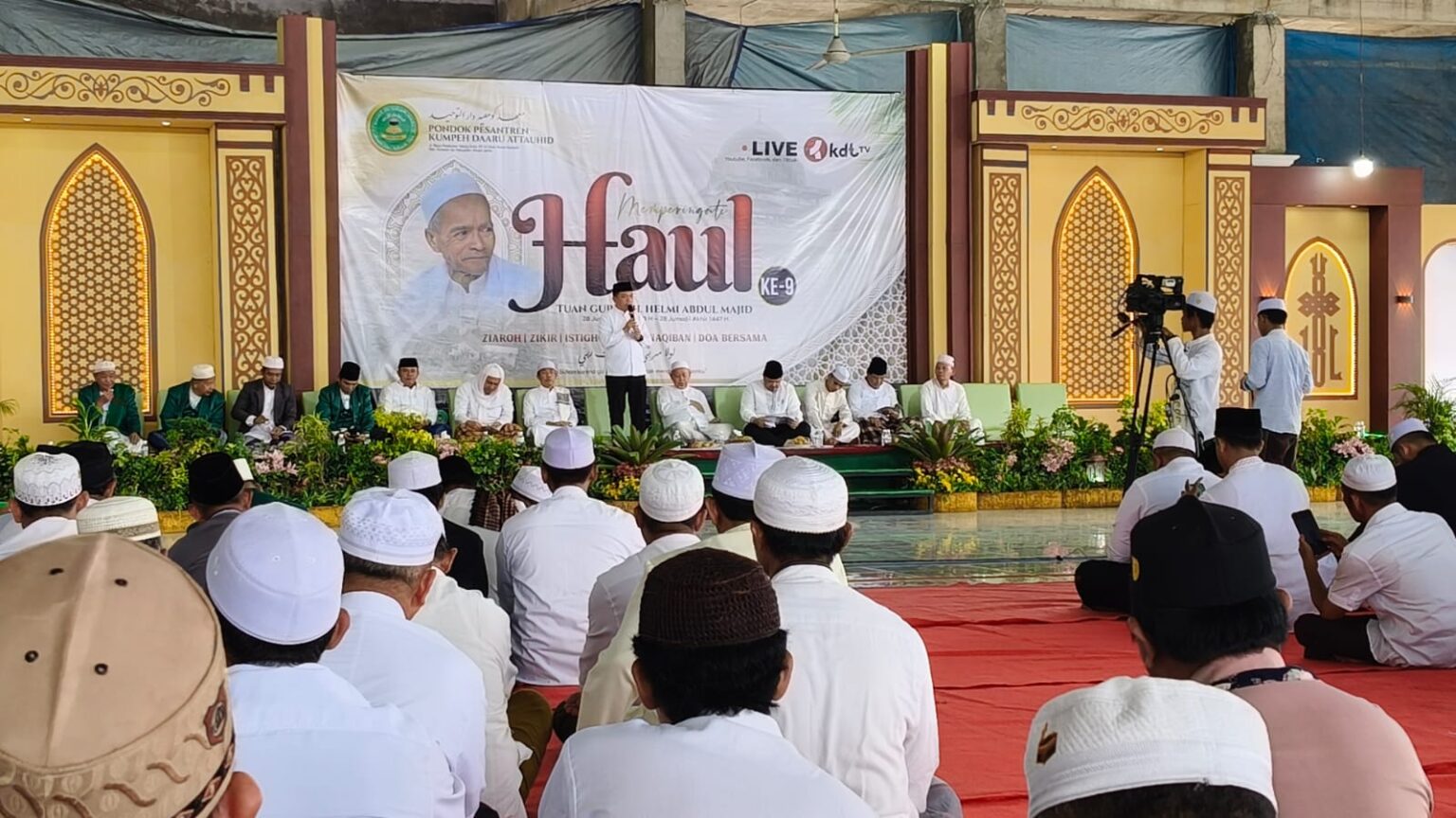 Gubernur Al Haris hadiri haul ke-9 KH Helmi Abdul Majid