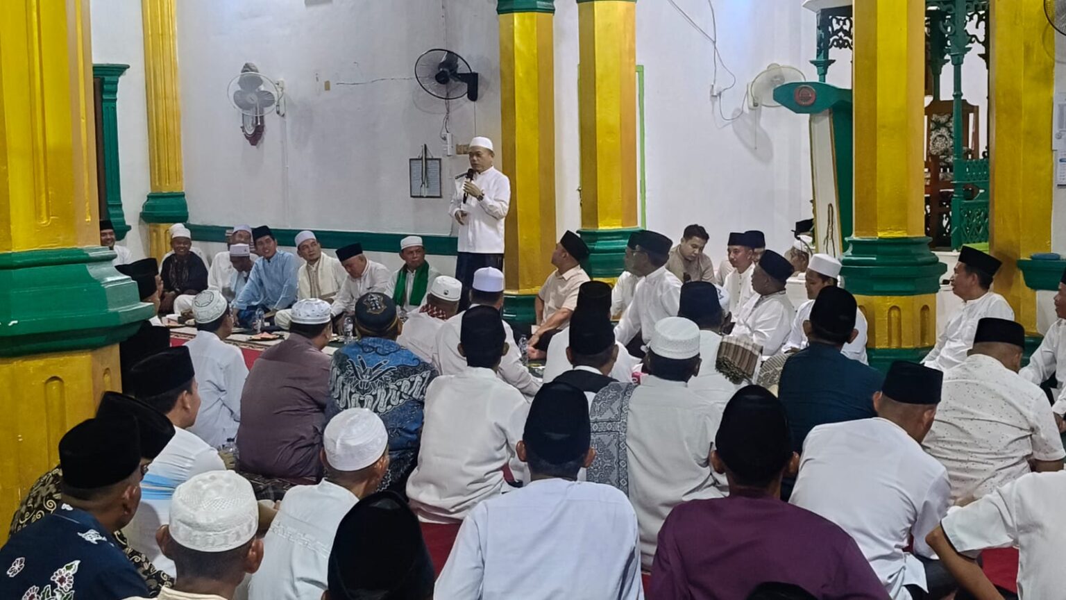 Gubernur Al Haris safari Ramadhan di Masjid tertua di Bungo