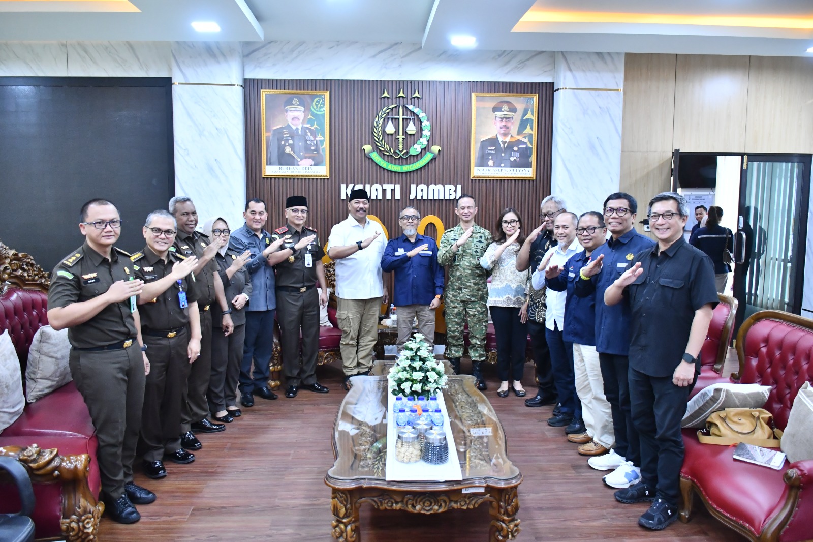 Staf Ahli Sekretaris SKK Migas sambangi Kantor Kejati Jambi