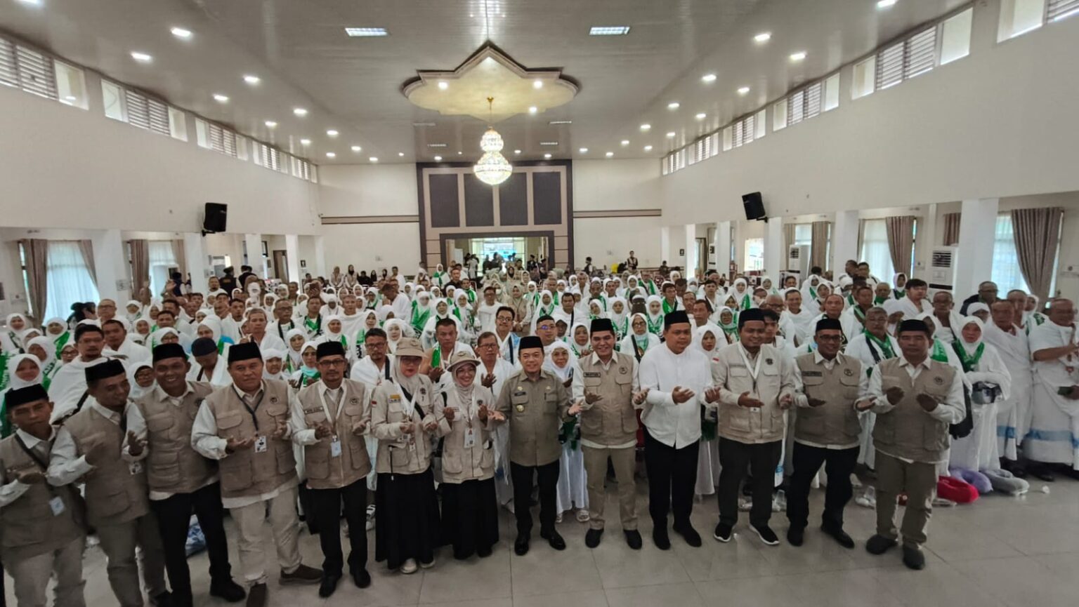 Al Haris lepas kloter terakhir Jambi berangkat ke tanah suci