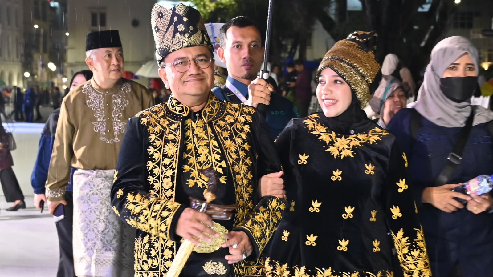 Wali Kota Maulana saat di Karnaval Budaya Nusantara Rakernas APEKSI ke-18 Medan