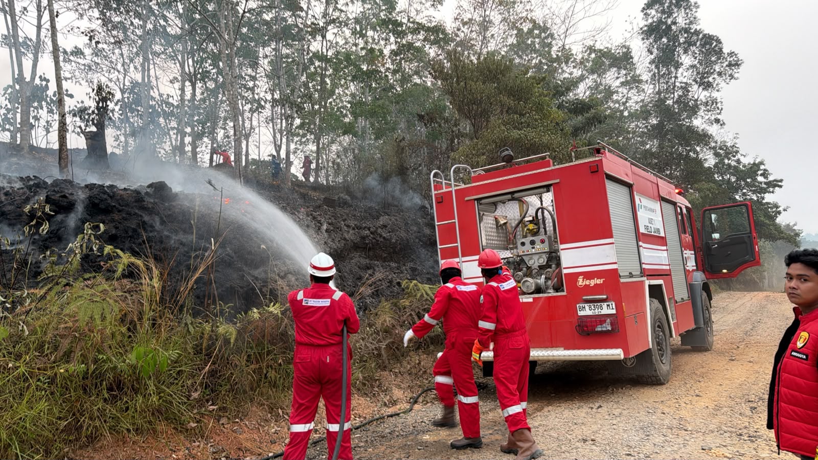 Pertamina EP bantu padamkan lima titik kebakaran lahan di Jambi