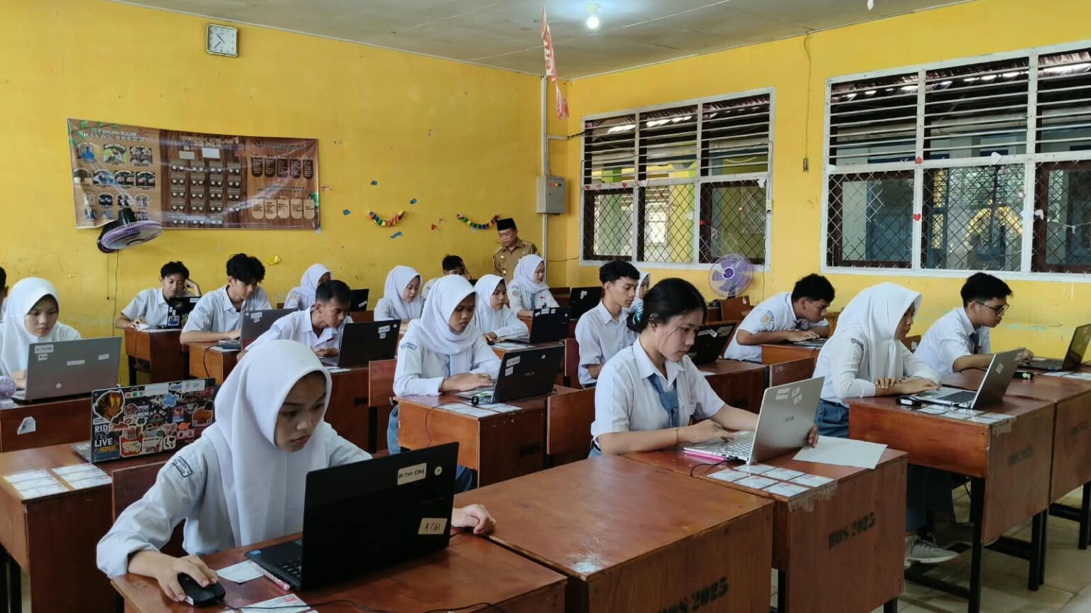 Ilustrasi siswa belajar