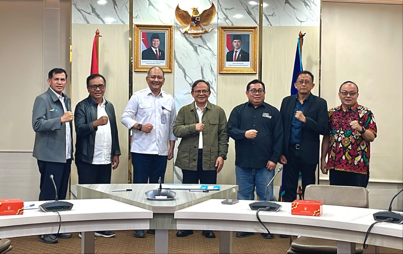 penandatanganan nota kesepahaman antara SMSI dan RRI