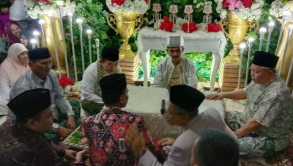 Al Haris saat menjadi saksi nikah keluarga Abdurrahman Sayoeti 