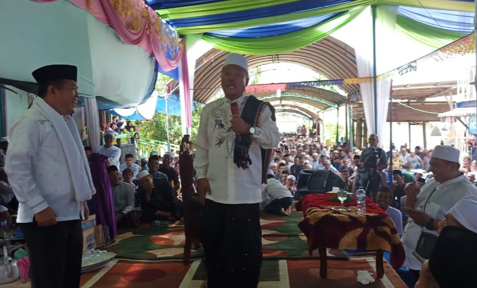 Bacagub Al Haris saat hadiri peringatan Maulid Nabi Muhammad SAW di Mersam, Batanghari