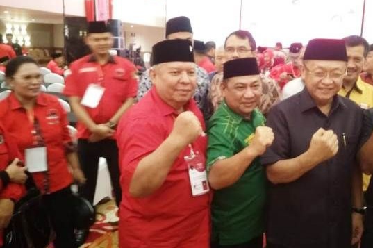 Bacagub Safrial saat perlihatkan Kemesraan dengan Ketua DPW PPP Jambi, Evi Suherman 