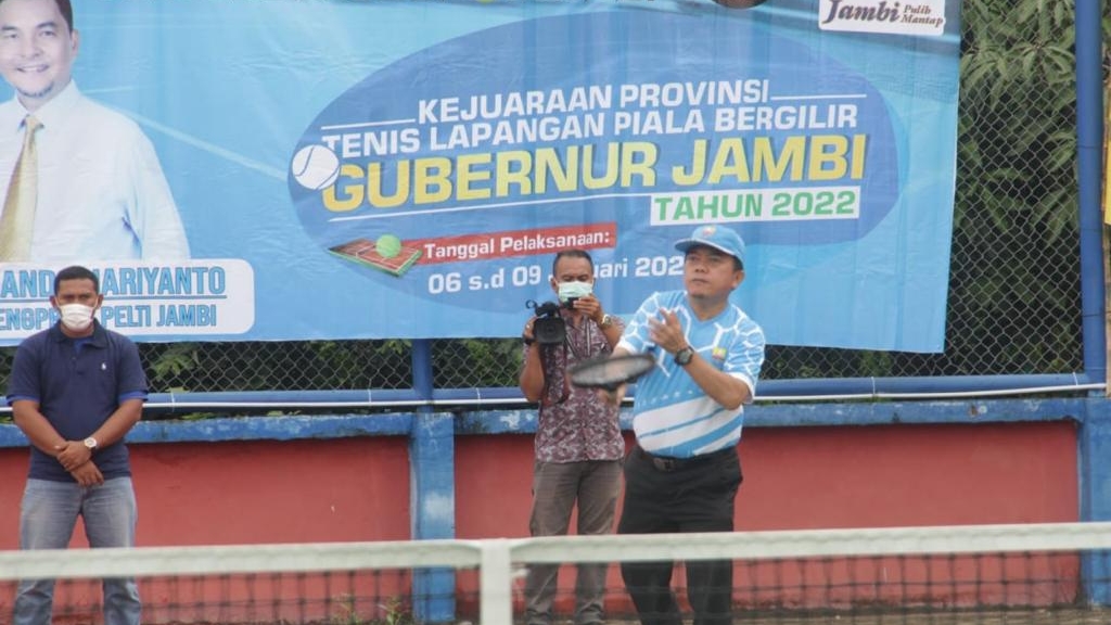 Al Haris saat buka Kejuaraan Tenis Lapangan Piala Gubernur Jambi Tahun 2022