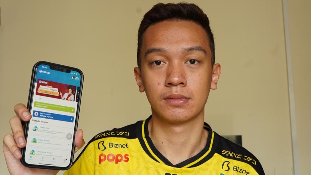 Pemain Mobile Legends ONIC Esports, Buts memperlihatkan aplikasi Cakap