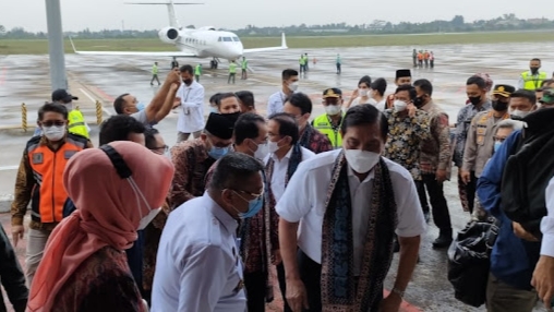 Empat menteri Jokowi saat tiba di Bandara Jambi