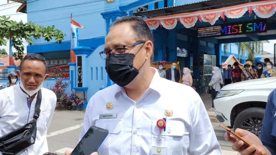 Kadisdik Provinsi Jambi, Varial Adhi Putra