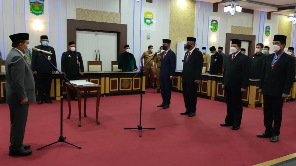 Gubernur Al Haris saat lantik 4 pejabat eselon II Pemprov Jambi 