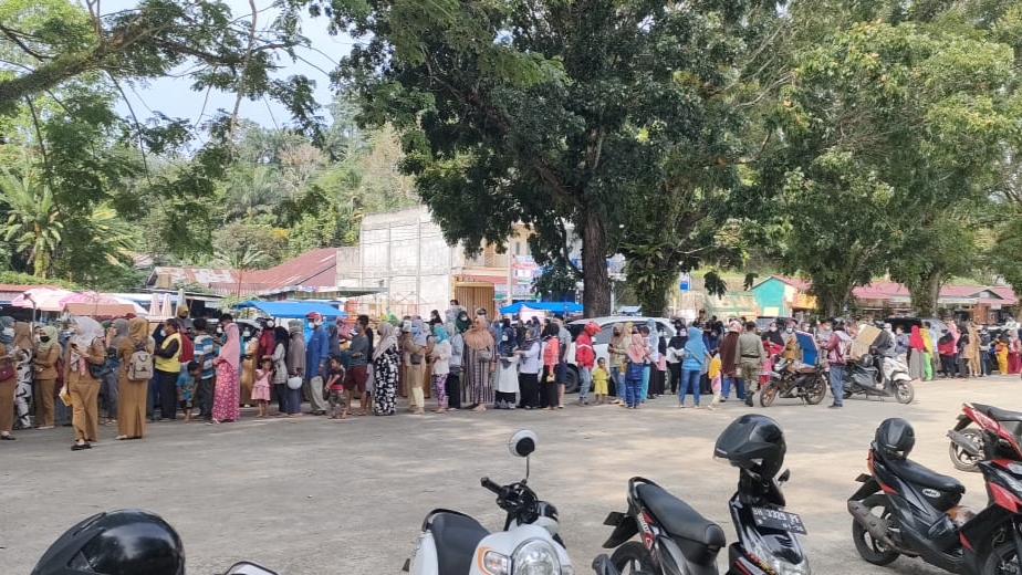 Operasi Pasar murah minyak goreng di Merangin